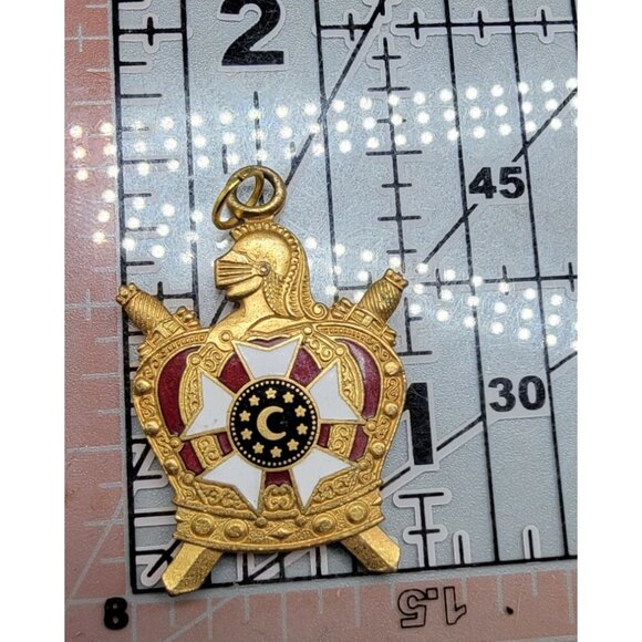 Demolay Masonic Knight Crown Swords Vintage Crescent Moon Red White Blue Enamel - Picture 3 of 4